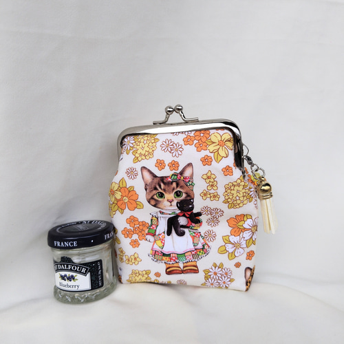 ポーチ　コヤンイサムチョン ポーチ コヤンイサムチョン - メルカリ