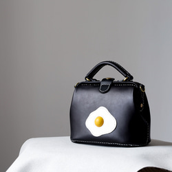 目玉焼き】がま口 本革手作りのレザーショルダーバッグ 総手縫い