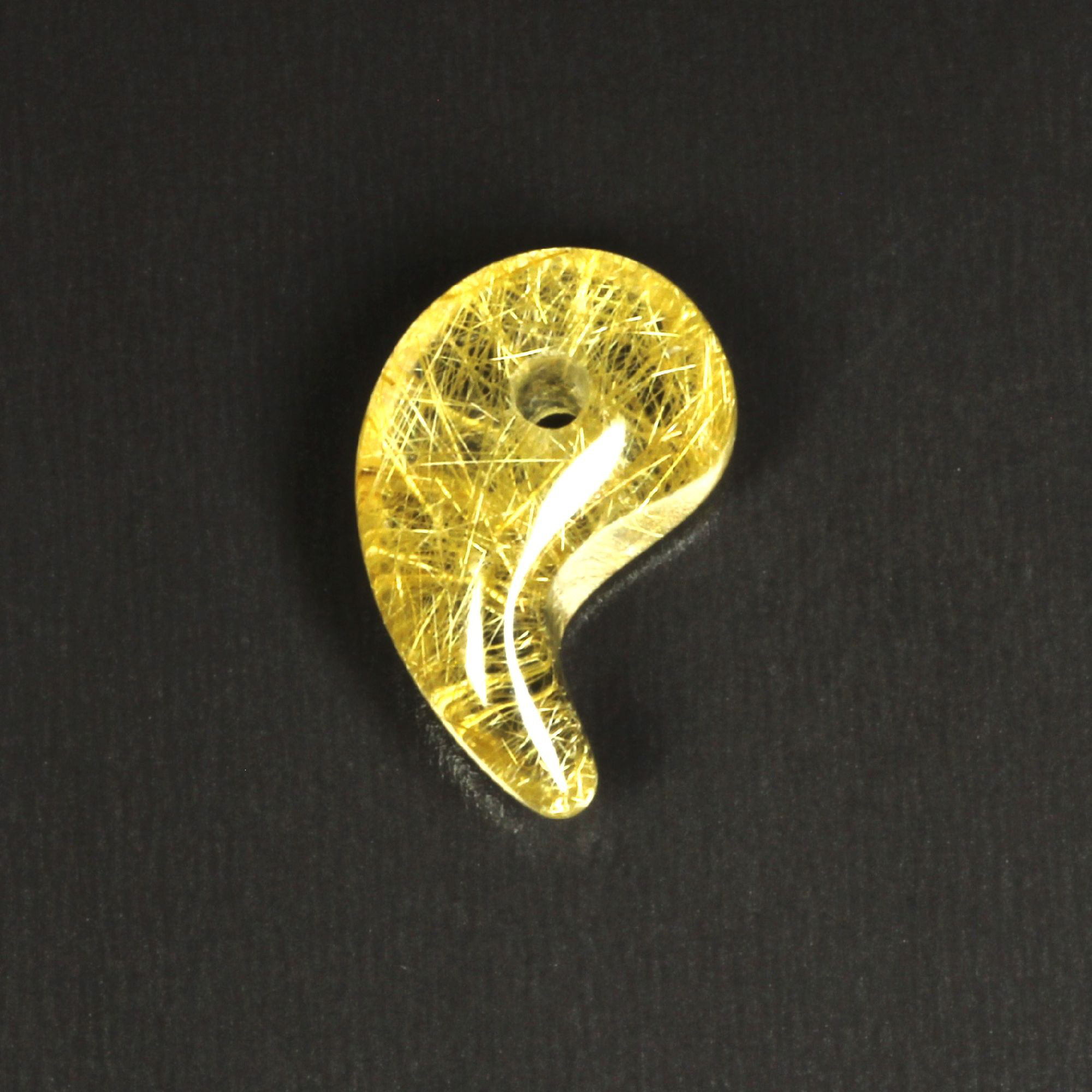 【無限に広がる】一点物 ゴールドルチルクォーツ 勾玉 Ｍｒ１６０ 金針水晶 お守り効果 力が宿る 天然石 ギフト 京海堂