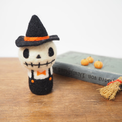 1点のみ!Halloween2025★羊毛フェルト ハロウィン＞羊毛フェルトのおめかしスカル 羊毛フェルト