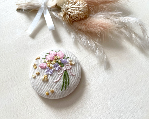 2.7センチくるみボタンヘアゴム♡黄色ばら刺繍 2.7センチくるみボタンヘアゴム♡黄色ばら刺繍 （刺繍くるみ