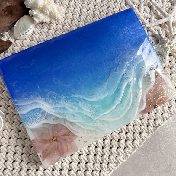 流れる花プルメリア オーシャンブルーの海 海レジンアート 波アート