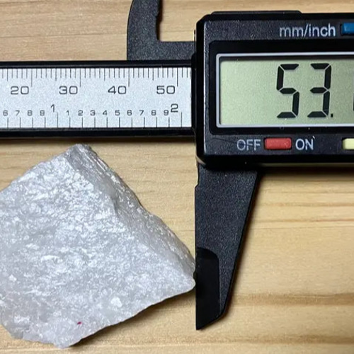 ミャンマー産　スピネル　母岩付き原石 ミャンマー産 レッドスピネル 母岩付き原石 ① | Pay ID