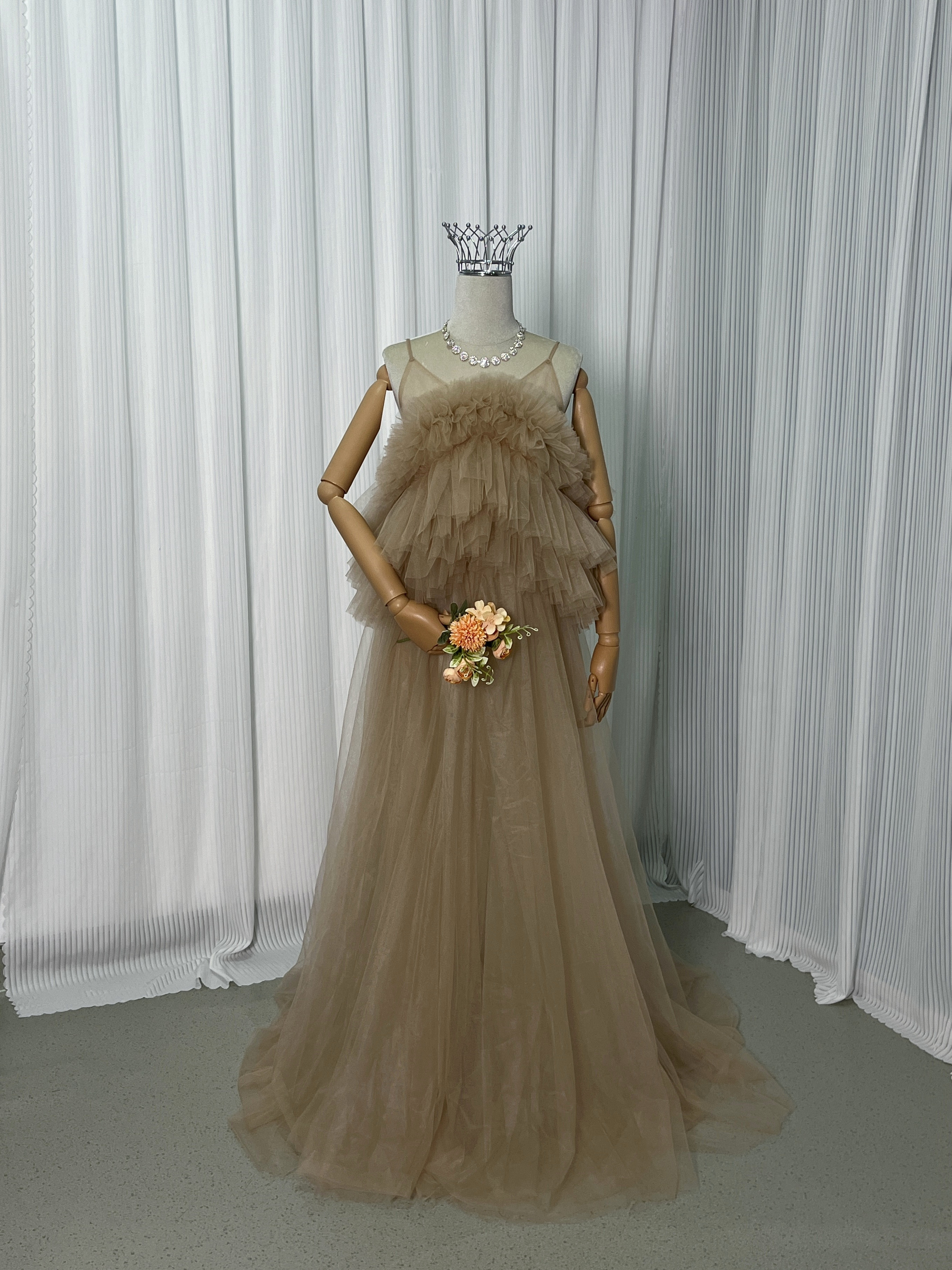 送料無料！オーバードレス カーキ色 キャミソール ソフトチュール デザイン感 結婚式 前撮り 二次会