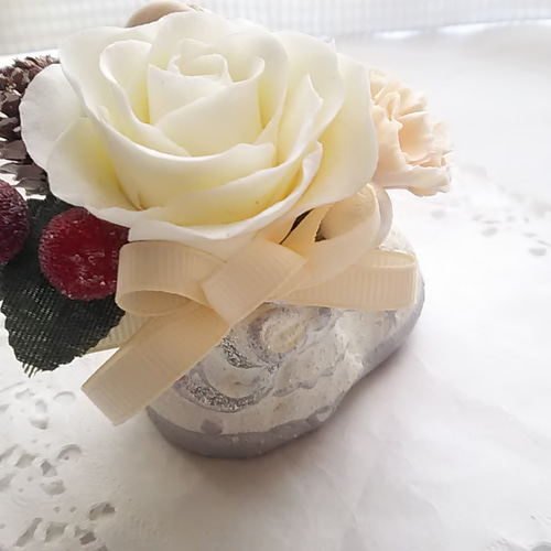 一点限り】❁手のひらサイズのミニクレイフラワーアレンジメント・白い