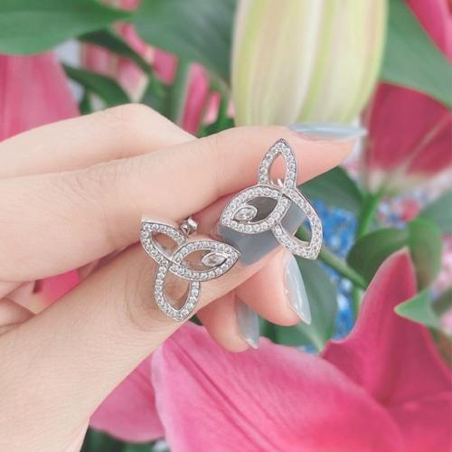 ✨至高✨リリークラスターSET✨ネックレス✨ピアス