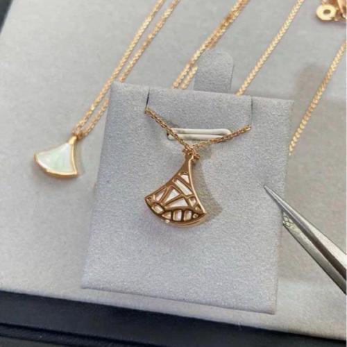 ✳️ハイグレードディーヴァ 最高級 ドリーム ネックレス ローズ  