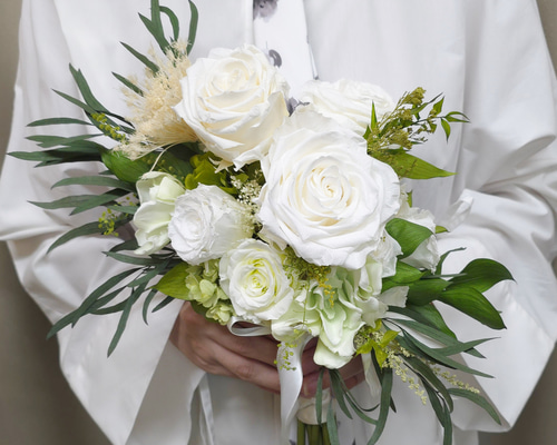 ホワイト&グリーンのナチュラルなローズのブーケ❁おまかせ