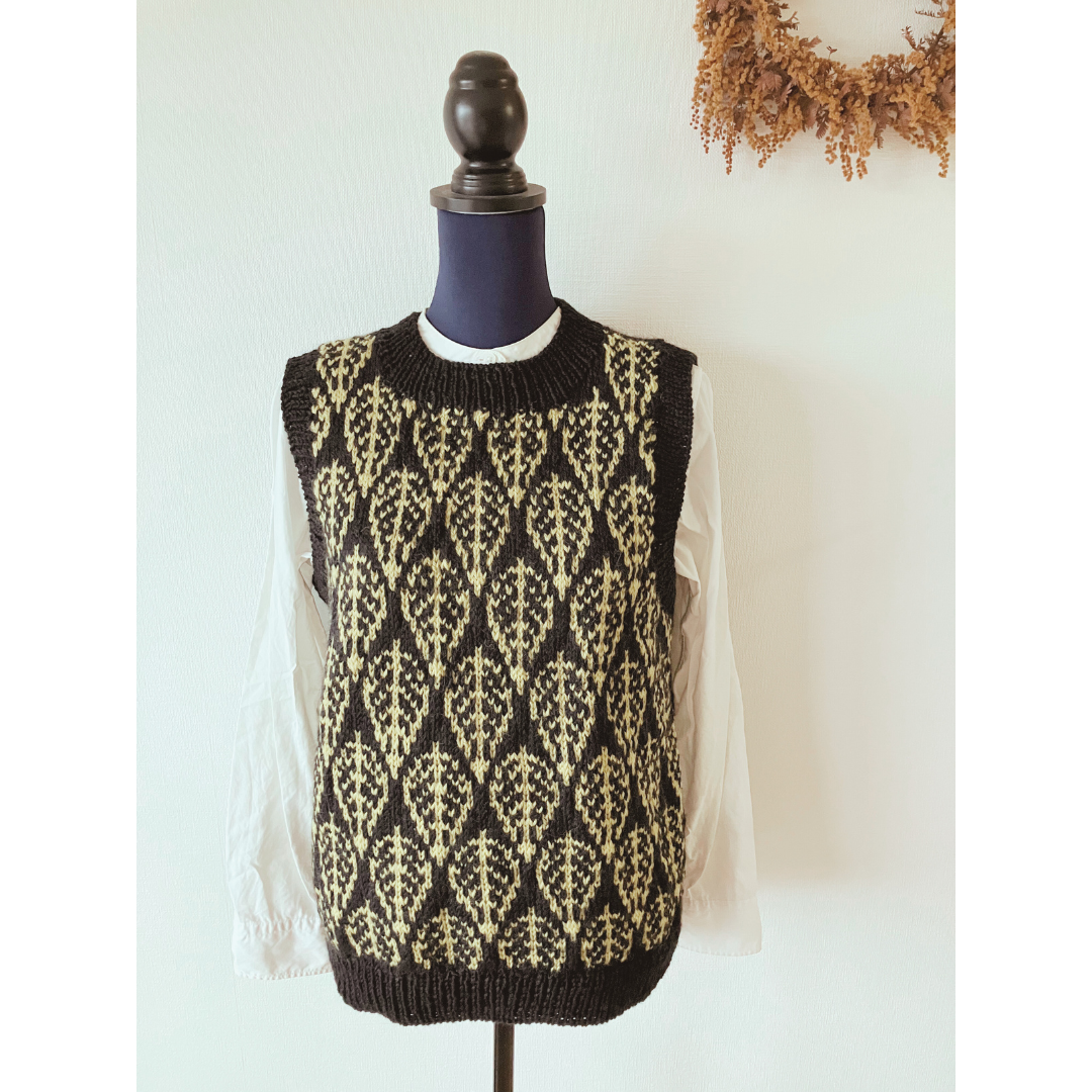 【再々販】落ち葉模様のベスト