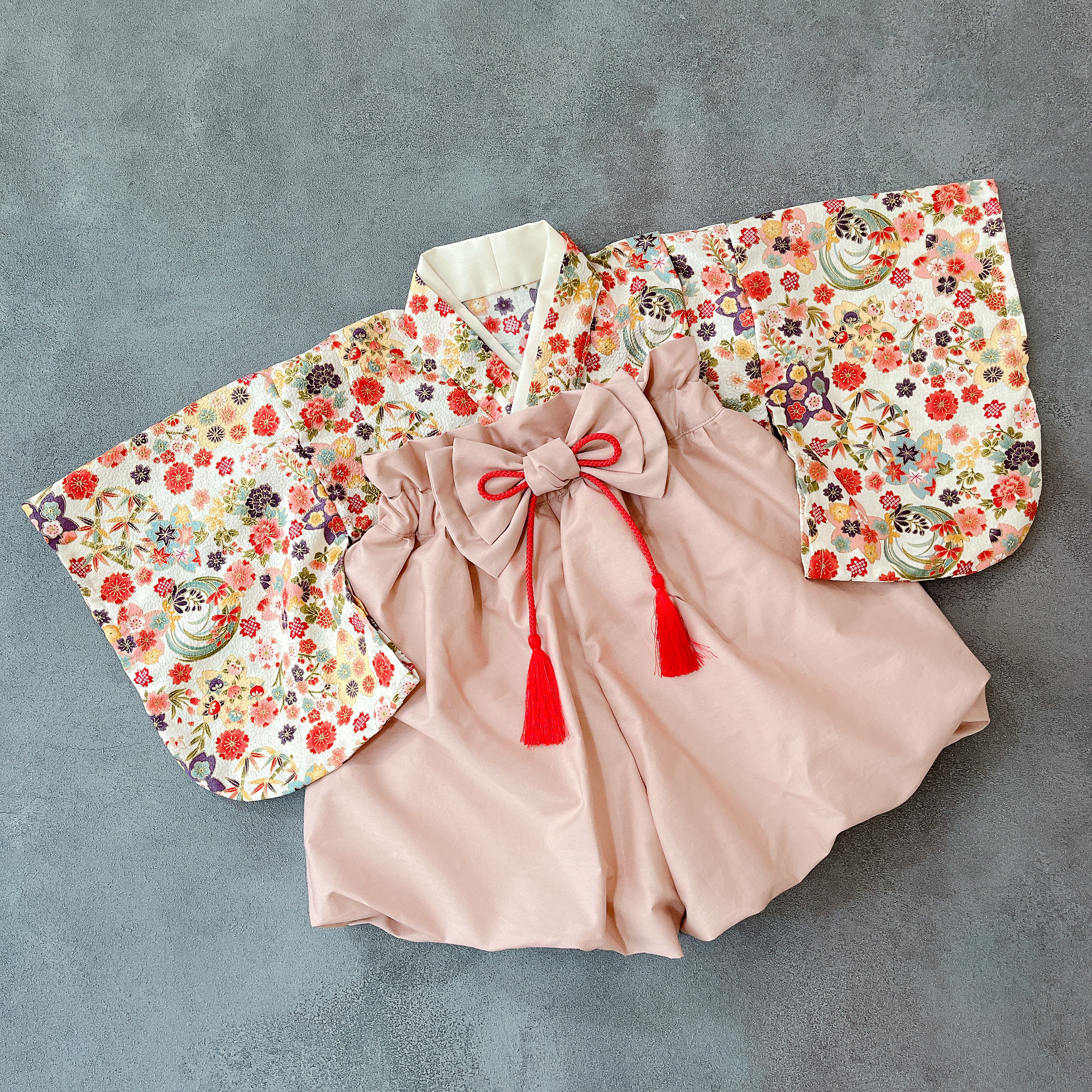 ｟即納｠送料無料【80 】ベビー袴　さくら模様✖︎くすみピンクの袴［桜2026］