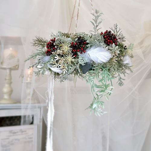2.Xmasフライングリース 再販】赤い実の羽根付きクリスマスフライングリース クリスマスリース