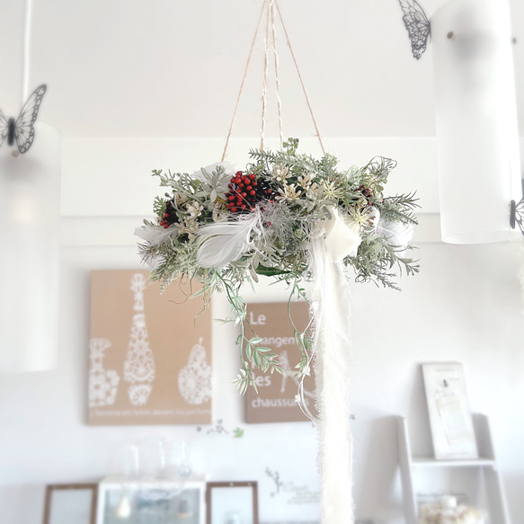 再販】赤い実の羽根付きクリスマスフライングリース クリスマスリース