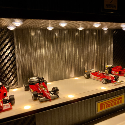 セール品！1/64展示・カーボン＆ストライプ・ディスプレーBOX / LED20 