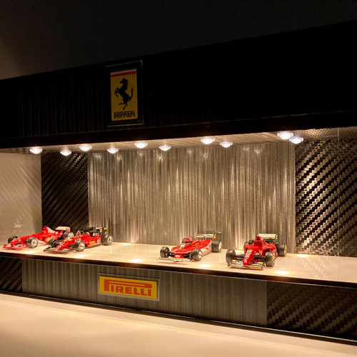 セール品！1/64展示・カーボン＆ストライプ・ディスプレーBOX / LED20 