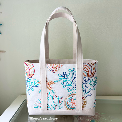 刺繍トートバッグ　ハンドメイド刺繍　大きめサイズ 送料140円…手刺繍トートバッグ | iichi 日々の暮らしを心地よく
