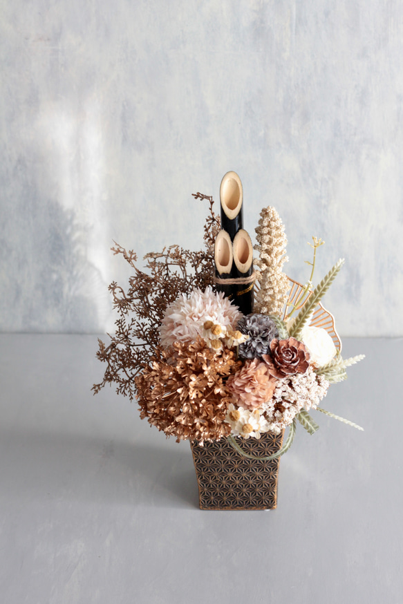 お正月 門松アレンジ シャビーシック 大人可愛い アーティフィシャルフラワー 玄関飾り 16枚目の画像