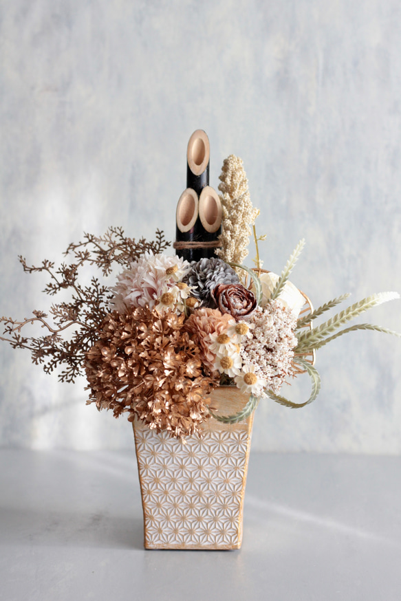 お正月 門松アレンジ シャビーシック 大人可愛い アーティフィシャルフラワー 玄関飾り 6枚目の画像