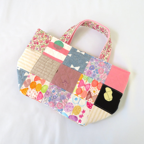 パッチワークのトートバッグ□リボンボタン□ 弁当袋・風呂敷 *norie