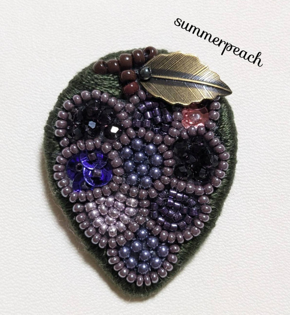 ぶどうのビーズ刺繍ブローチ ブローチ summerpeach 通販