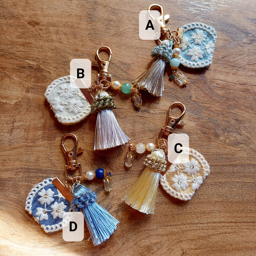 インド刺繍リボンと天然石のキーホルダー バッグチャーム キーホルダー