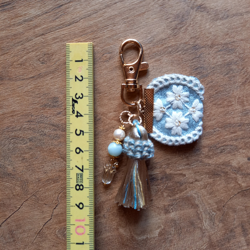インド刺繍リボンと天然石のキーホルダー バッグチャーム キーホルダー