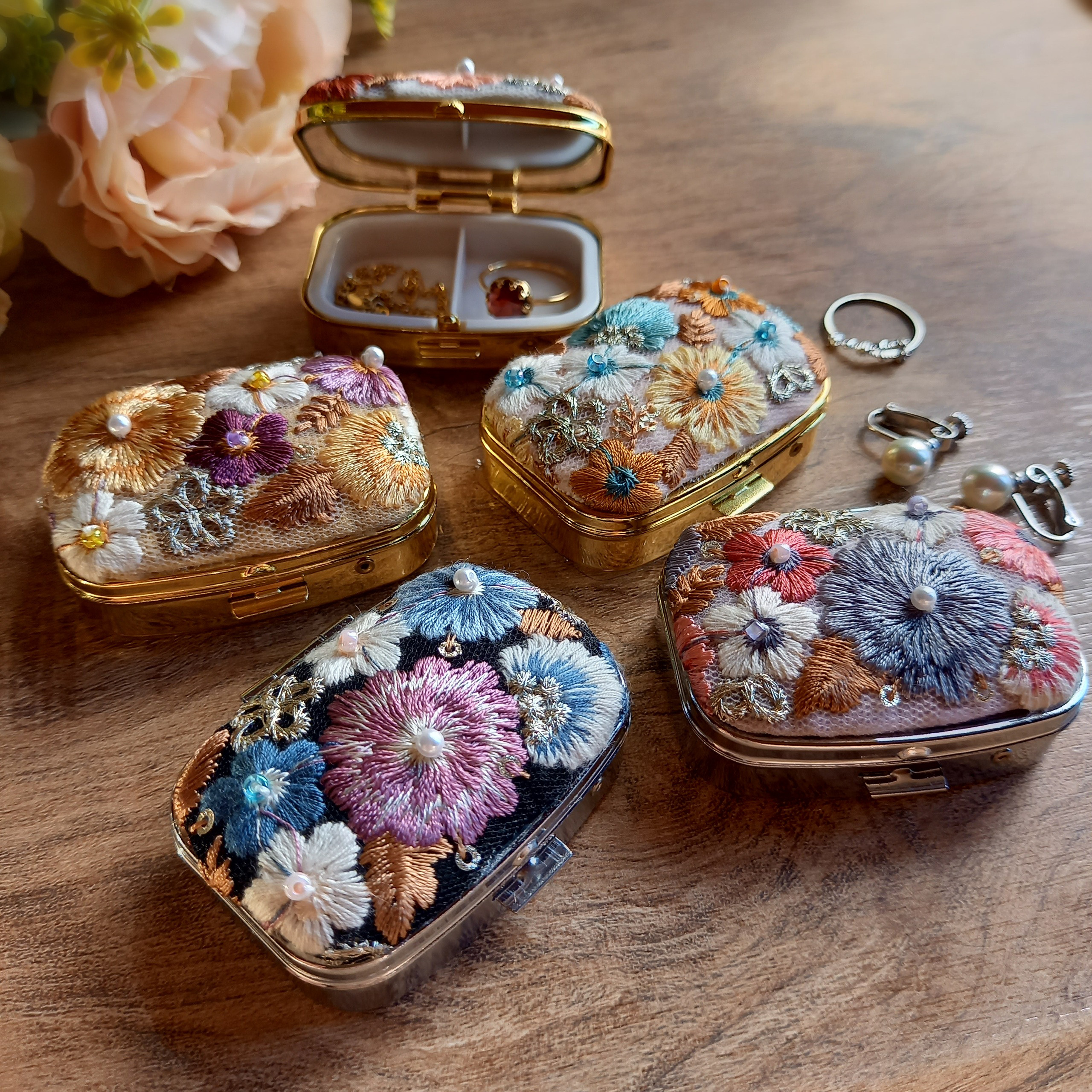 ✿のあーる様①·専用✿ハンドメイド　ピルケース