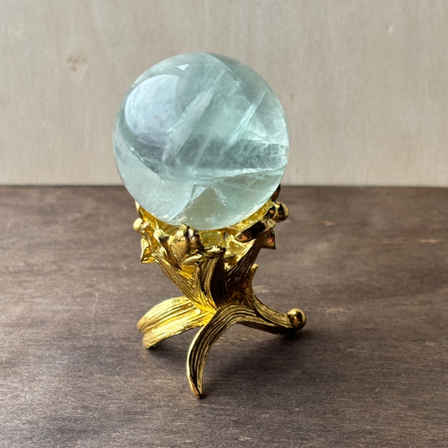 フローライトスフィア♡♡虹♡台座セットNo.10021 フローライトスフィア♡♡虹♡台座セットNo.10021 虹入り☆ライトグリーン