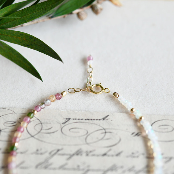 願いを叶う ウォーターオパール カラフルトルマリンのブレスレット 10月誕生石　細め 4枚目の画像