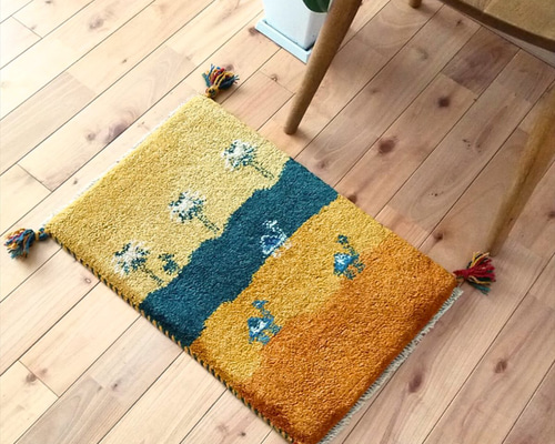 ペルシャ　ギャッベ  ミニマット  41×42   生成　ラクダ 夏入荷】ペルシャ ギャッベ 玄関マット小 57x39cm レモン色 黄金