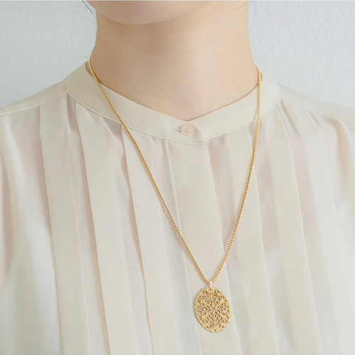 クラシカルな美しさ】真鍮オーバルフィリグリーペンダント