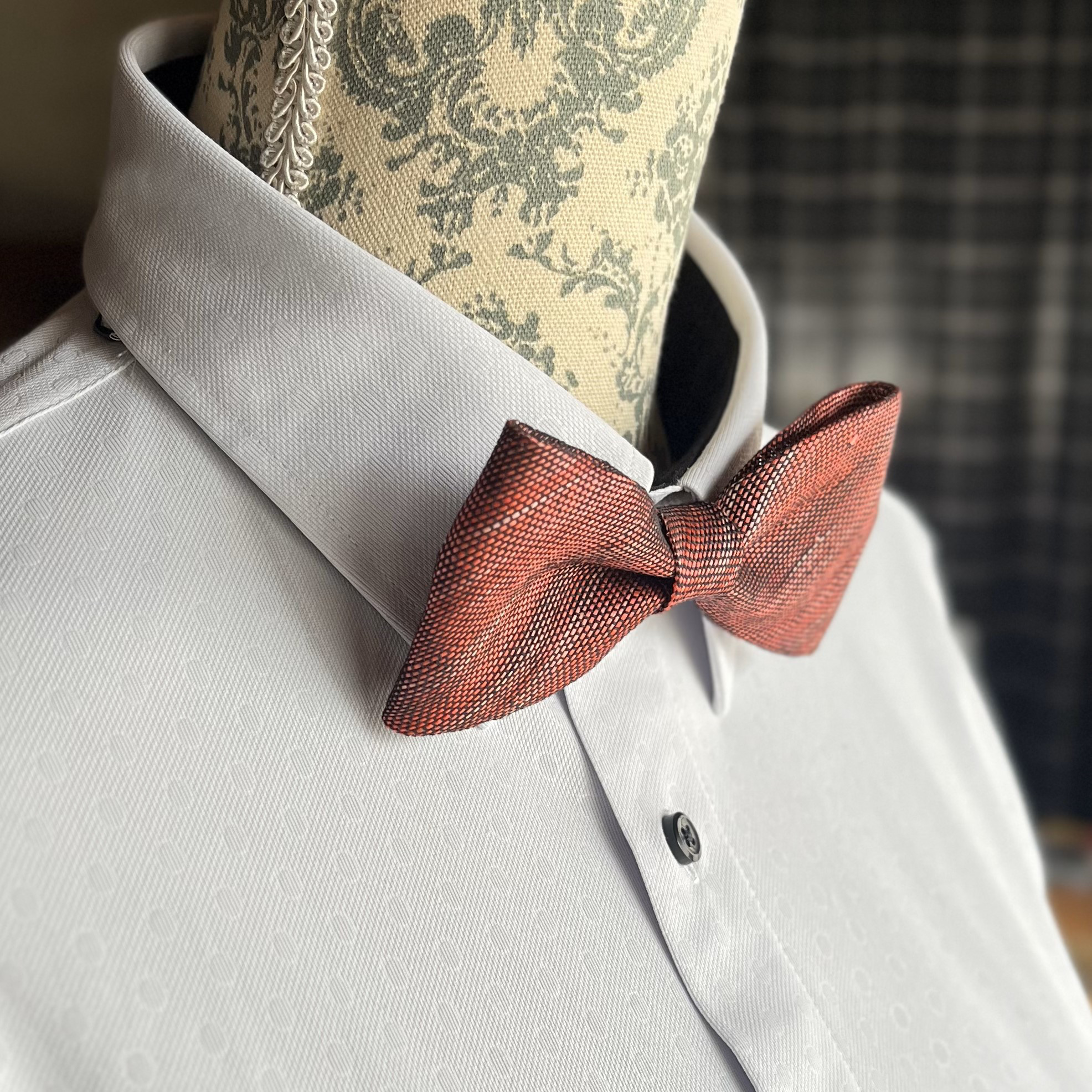 希少素材：アバカ織の蝶ネクタイ　　黒/ピンク