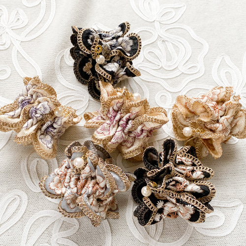 ハンドメイド　大ぶり♡水色刺繍リボンとゴールドパーツの華やかヘアアクセサリー♡ 楽天市場】【25cm】両スカラップカラフル インド刺繍リボン 幅