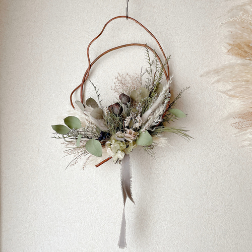 ドライフラワーのリース ユーカリ ベルガムナッツ つるリース スワッグ