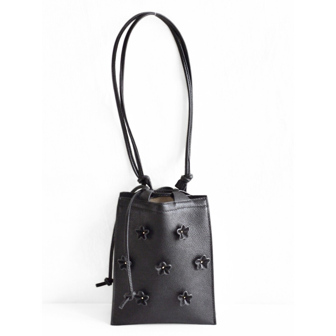 限定1点 『étoile et fleur』   Drawstring Pouch  手縫いで仕立てたレザーバッグ