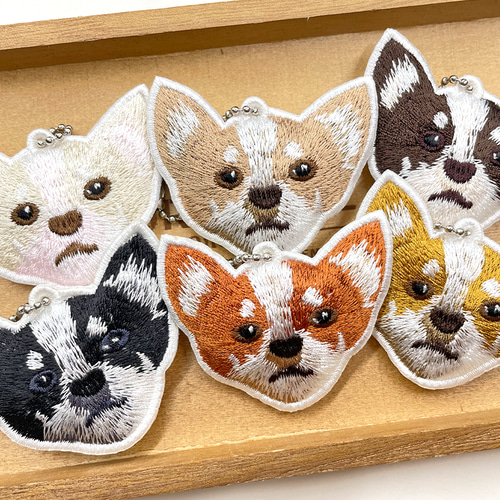送料無料＊ チワワ リアル刺繍 チャーム キーホルダー ストラップ 犬