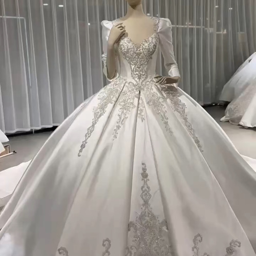 上品！魅惑のレース Vネック 上質なドレス サテン ウェディングドレス