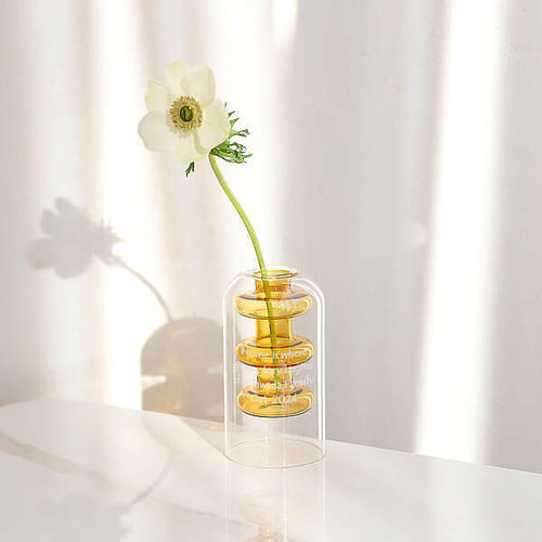 名入れ】クリアドームの中にユニークなシルエットが浮かんで見える