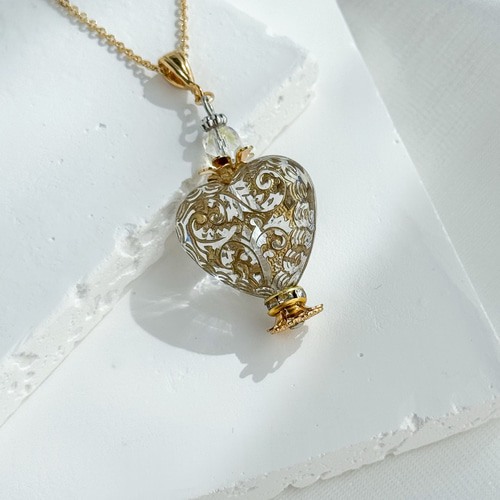 パフュームボトル 香水瓶 ペンダント ゴールド クラシカル