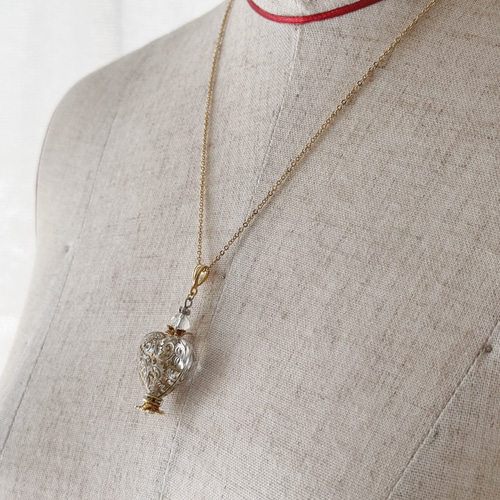 パフュームボトル 香水瓶 ペンダント ゴールド クラシカル