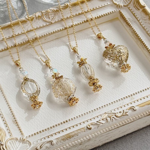 パフュームボトル 香水瓶 ペンダント ゴールド クラシカル