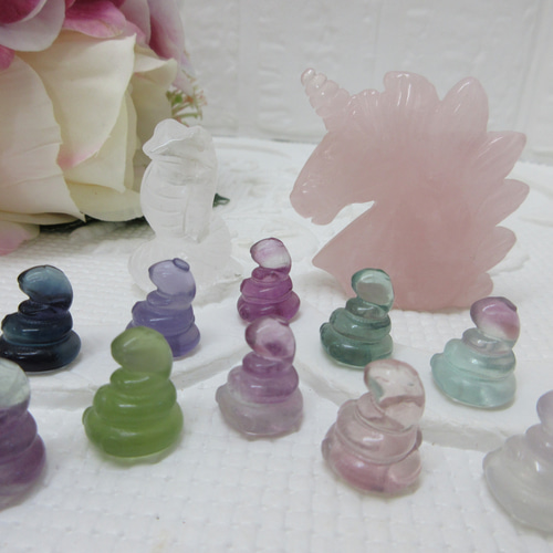 化石入り天然石　 置物 Aグループ】天然石 2025年 干支置物 巳（み）・蛇 フローライト