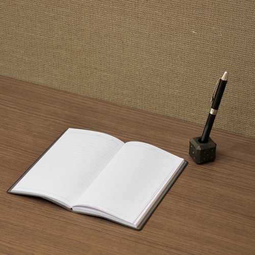 鉄コロ] 鍛鉄によるサイコロ型ペン立て - 無骨さと温かみが織りなす美