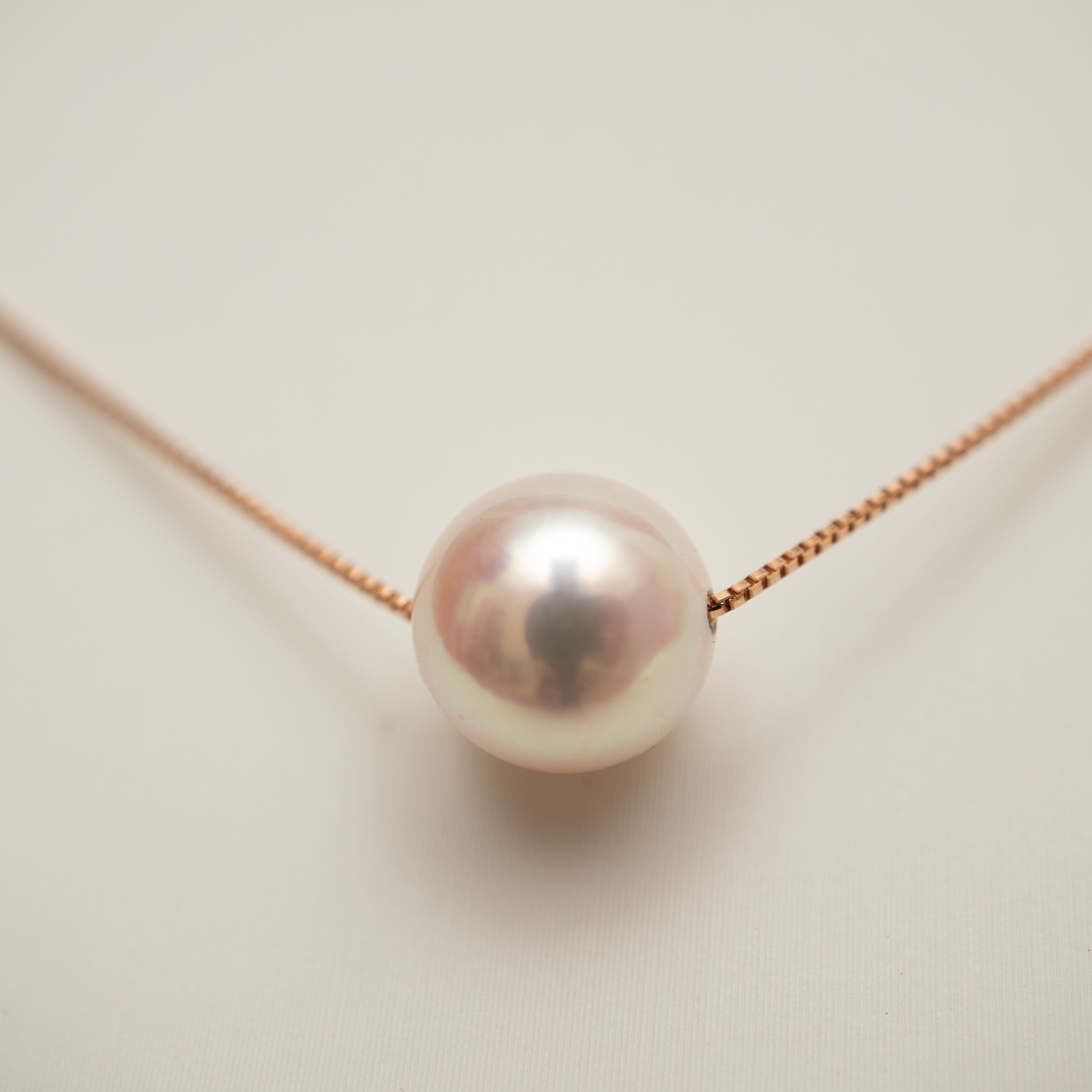 花珠真珠 5Sグレード 一粒 スルー ネックレス 【8.5-9.0mm】K18PG 0.6φ ベネチアンチェーン