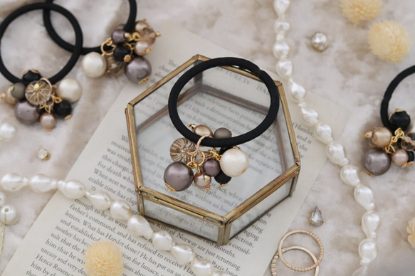 じゃらじゃら ヘアゴム カラフルプレートとマットチャーム