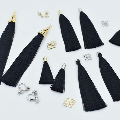 ♯黒【絹100％】正絹糸タッセル〈ピアス・イヤリング・ハンドメイド