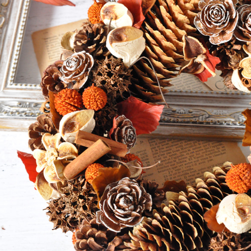 花々と木ノ実とコルクのリース 花々と木ノ実とコルクリース