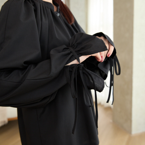 式典〜普段着も◎ 大人可愛い 袖リボン ブラウス ブラックシワになり