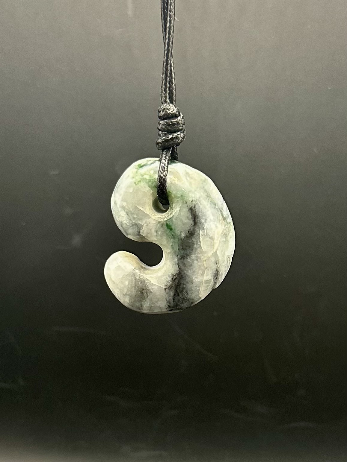 国産極品ロウカン翡翠勾玉