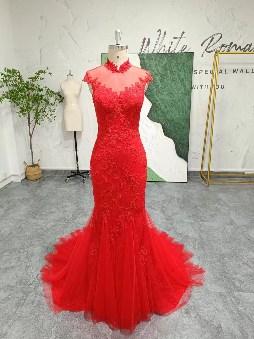 新入荷続々！花嫁イリュージョンネック　赤色　3D立体レース刺繍　マーメイドドレス　お呼ばれ披露宴二次会挙式写真屋撮影旅行