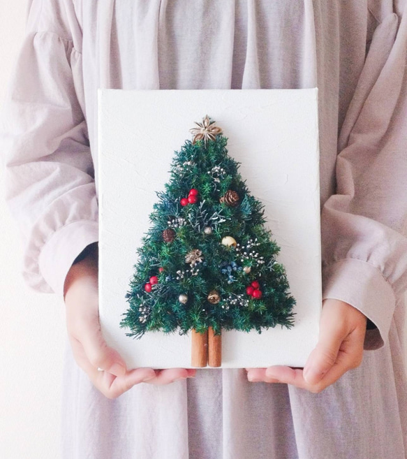 特集掲載〛森からの贈り物 壁掛けクリスマスツリー モルタル風アート
